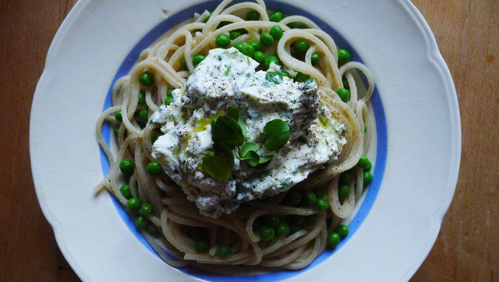 pasta primavera med ærter og ricotta