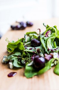 sexet salat med røget mørbrad og kirsebærglace